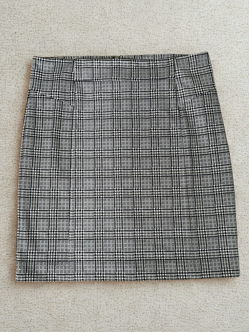 Michael Kors Pencil Skirt Size 12 Black White Gray Plaid Zip Back Stretch